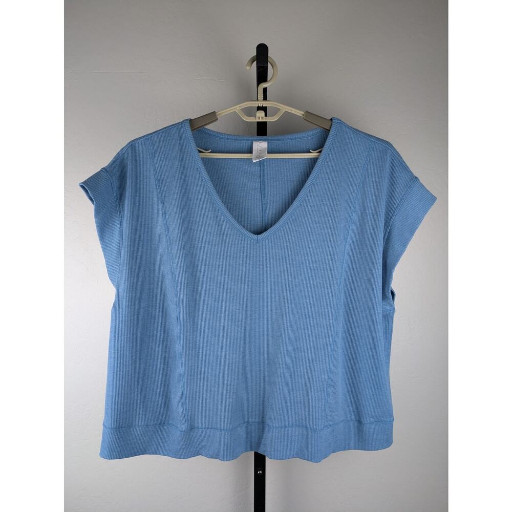 LIVI Active Blue V-Neck Rib Knit Short Sleeve Top boxy fit
